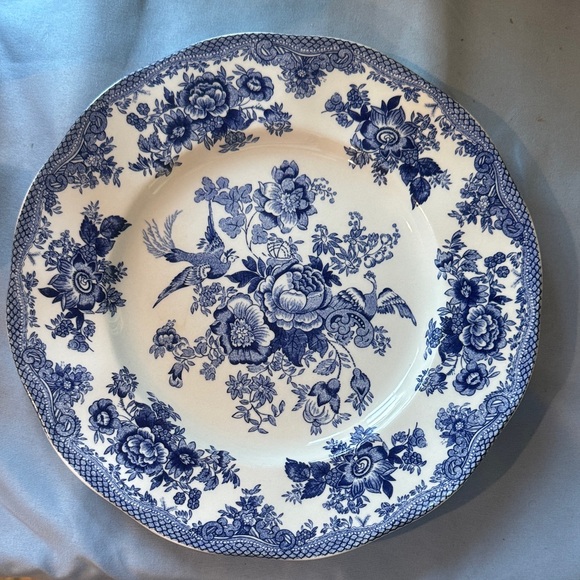 Blue and White Floral Porcelain Dinner Plates - Set of 4 - Picture 2 of 4